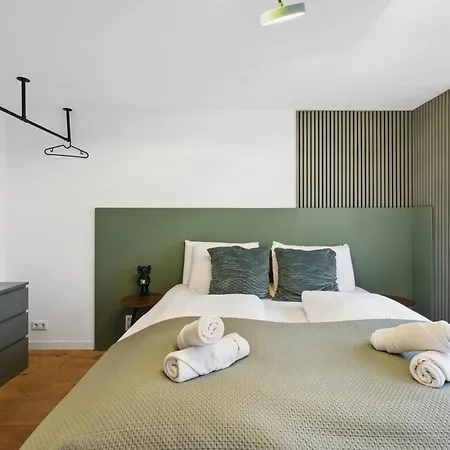 Familienparadis Pool Garten Grill Parkplatz Fitness Tischtennis